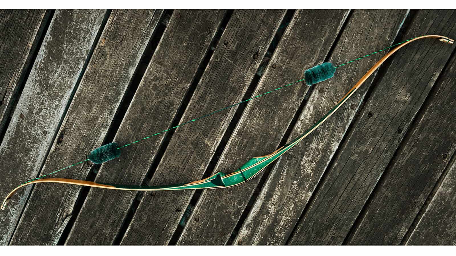 difference longbow vs recurve bow - availability