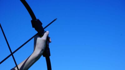 longbow vs recurve bow - feature